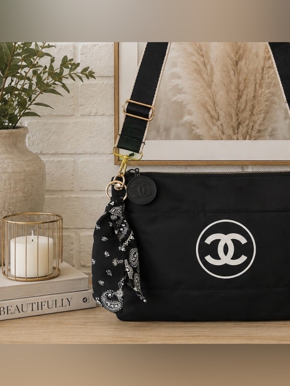 CHANEL Cosmetic/Beauty Bag GWP VIP item - Picture 2 of 3